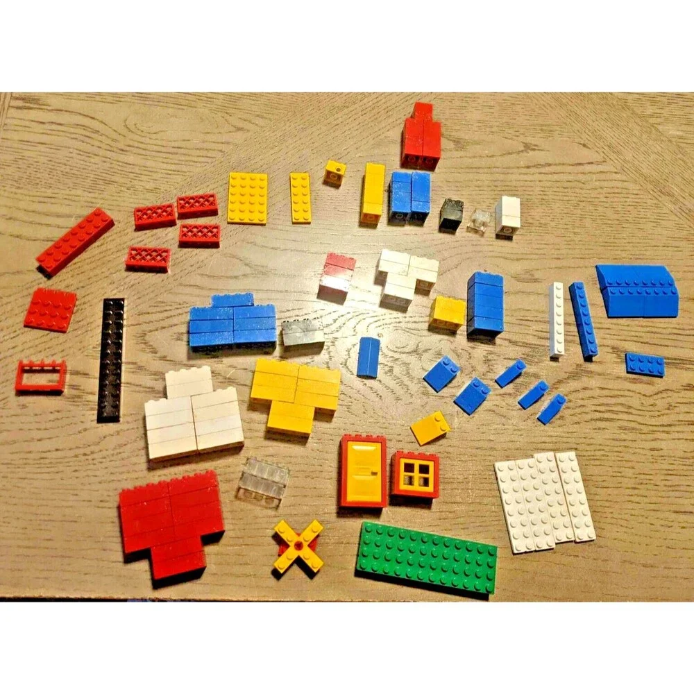 Lot Of 120 Vintage LEGOS BLOCKS  Including Vehicle Roof Hinge, etc